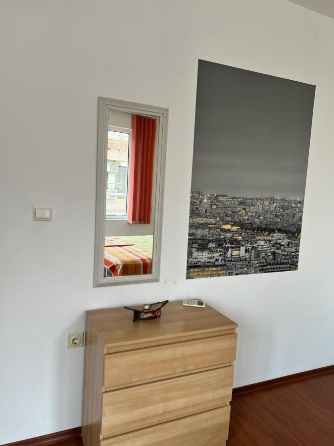 Milos Apartments Pomorie Bagian luar foto