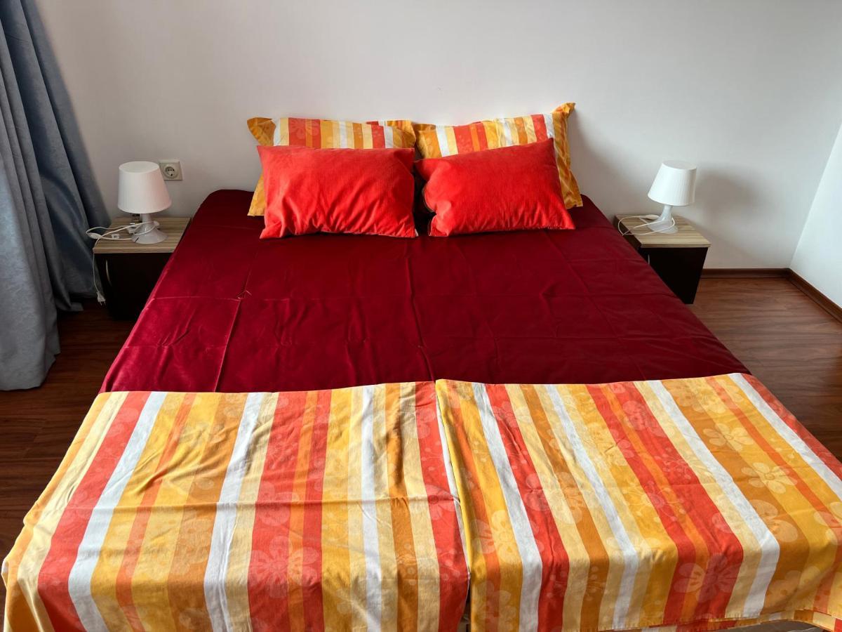 Milos Apartments Pomorie Bagian luar foto