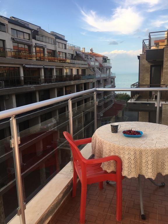Milos Apartments Pomorie Bagian luar foto