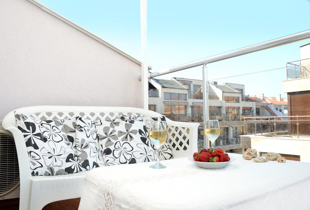 Milos Apartments Pomorie Bagian luar foto