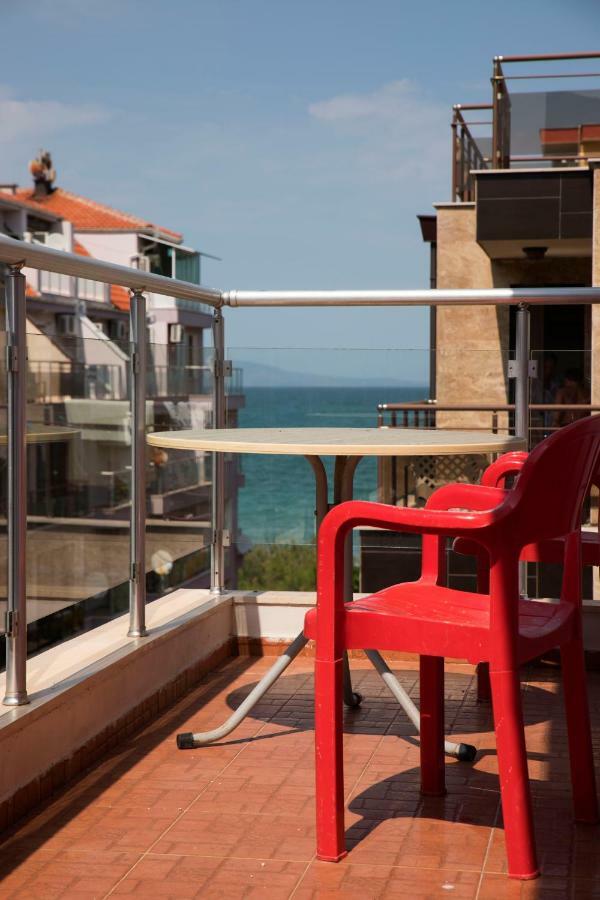 Milos Apartments Pomorie Bagian luar foto