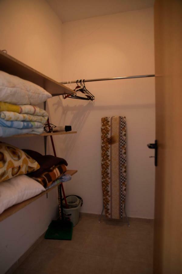 Milos Apartments Pomorie Bagian luar foto